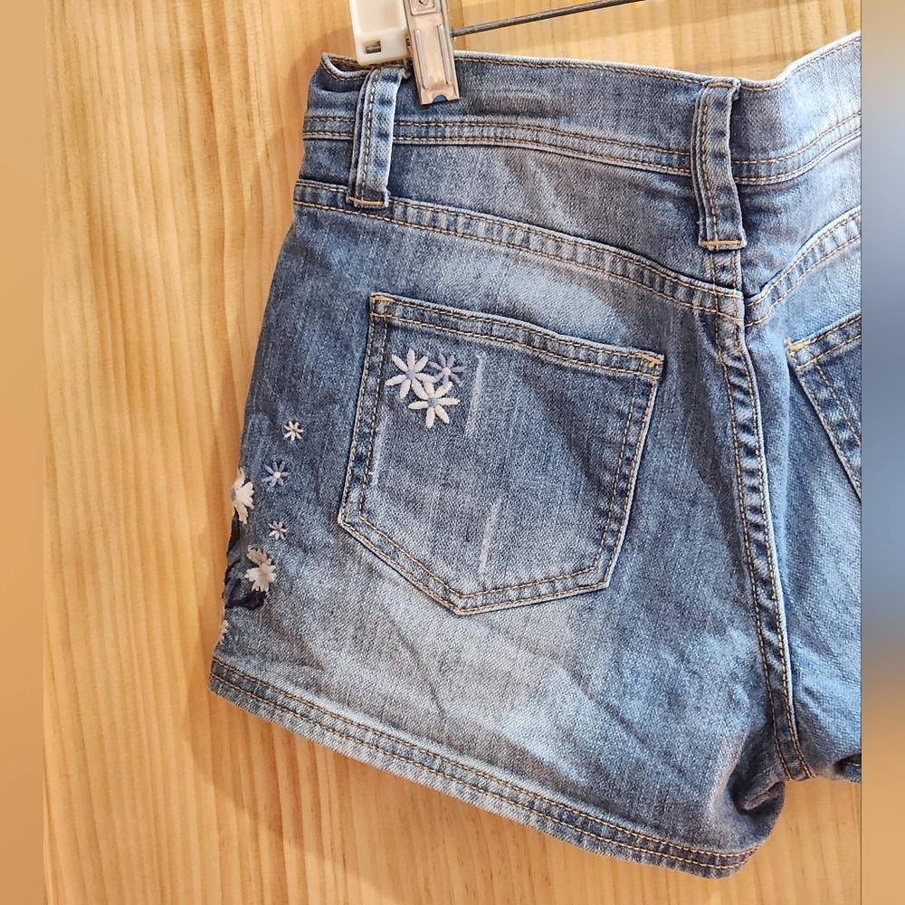 I Heart Ronson flower shorts design - Picture 3 of 6